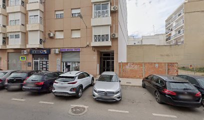 Yoana Aleksandrova | Salón de Uñas y Manicura en Alfafar