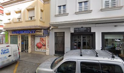 Flor Navarro | Salón de Manicura y Uñas en Gandía / 