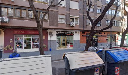 Claudia | Salón de Manicura y Uñas en Valencia / 