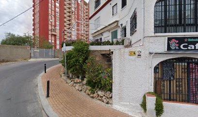 Manikiur | Salón de Manicura y Uñas en Benidorm / 
