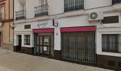 Yahaira Gil | Peluquería en Las Cabezas de San Juan / 