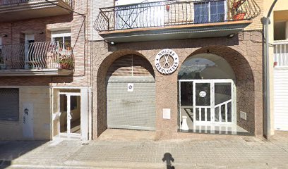 Moises Perruquers | Salón de Manicura y Uñas en Calafell / 